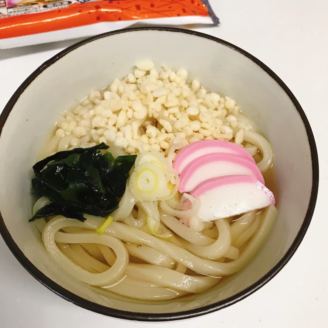 いりこだしのたぬきうどんの完成写真
