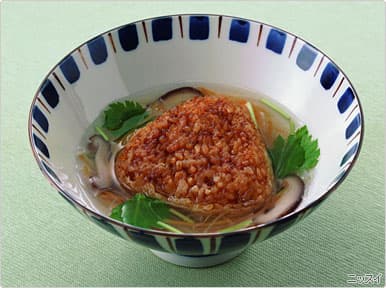 焼きおにぎりのあっさりだし茶漬けの完成写真