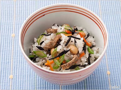 ひじきと大豆の混ぜごはんの完成写真
