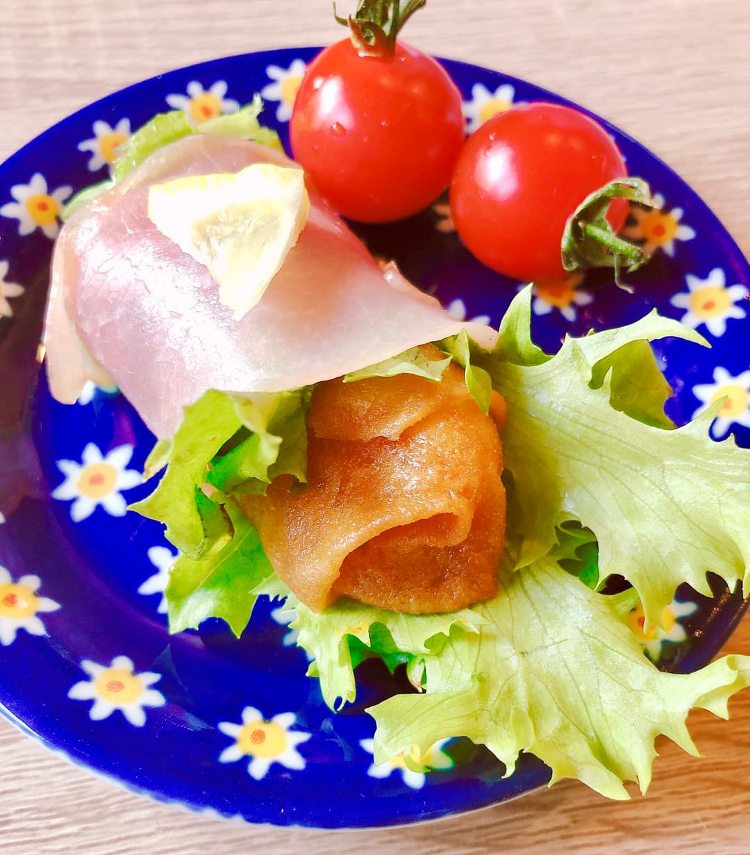 チーズ揚げの生ハムサラダ巻きの完成写真