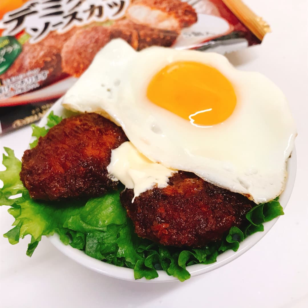 デミカツまよ丼の完成写真
