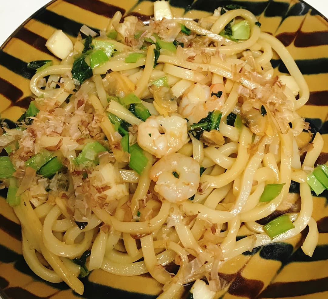 シーフード焼うどんバター醤油味の完成写真