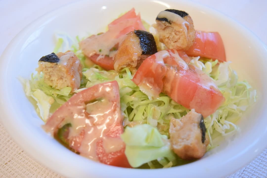 のりっこチキンの胡麻ドレサラダの完成写真