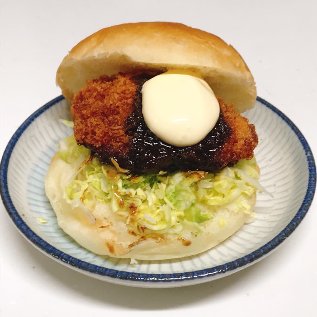四元豚ロースかつバーガーの完成写真