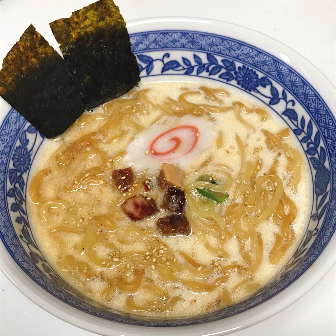 油そばの豆乳ラーメンの完成写真