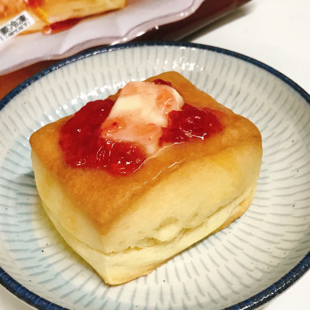 ホットビスケット苺バターの完成写真