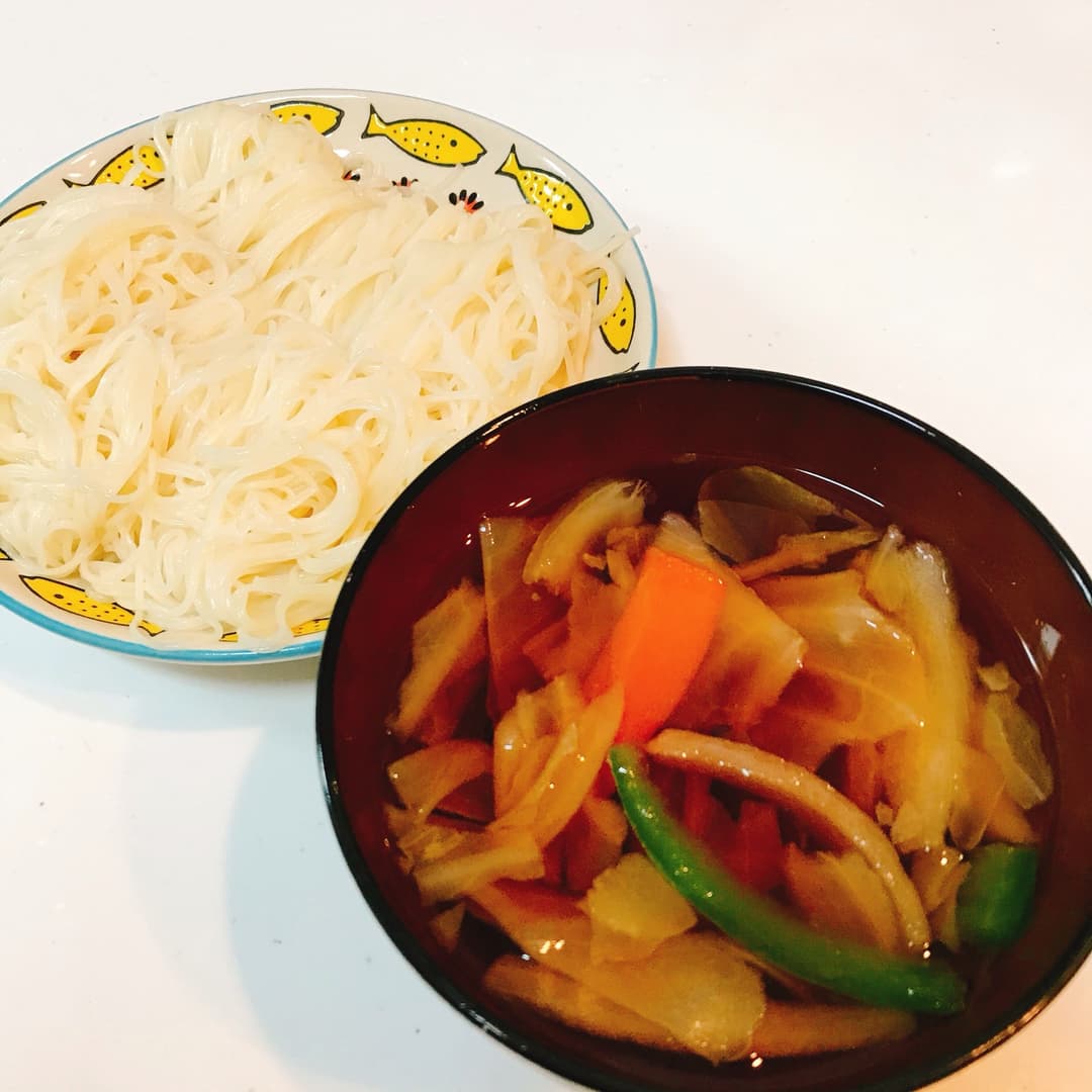 肉入りカット野菜そうめんの完成写真