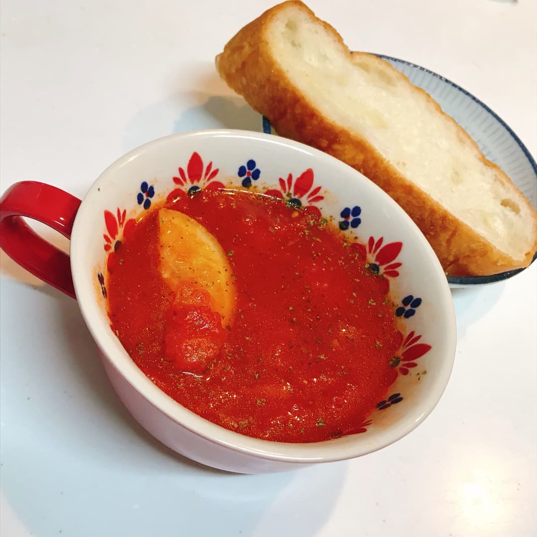 レモンとにんにくのすっぱいトマトスープの完成写真