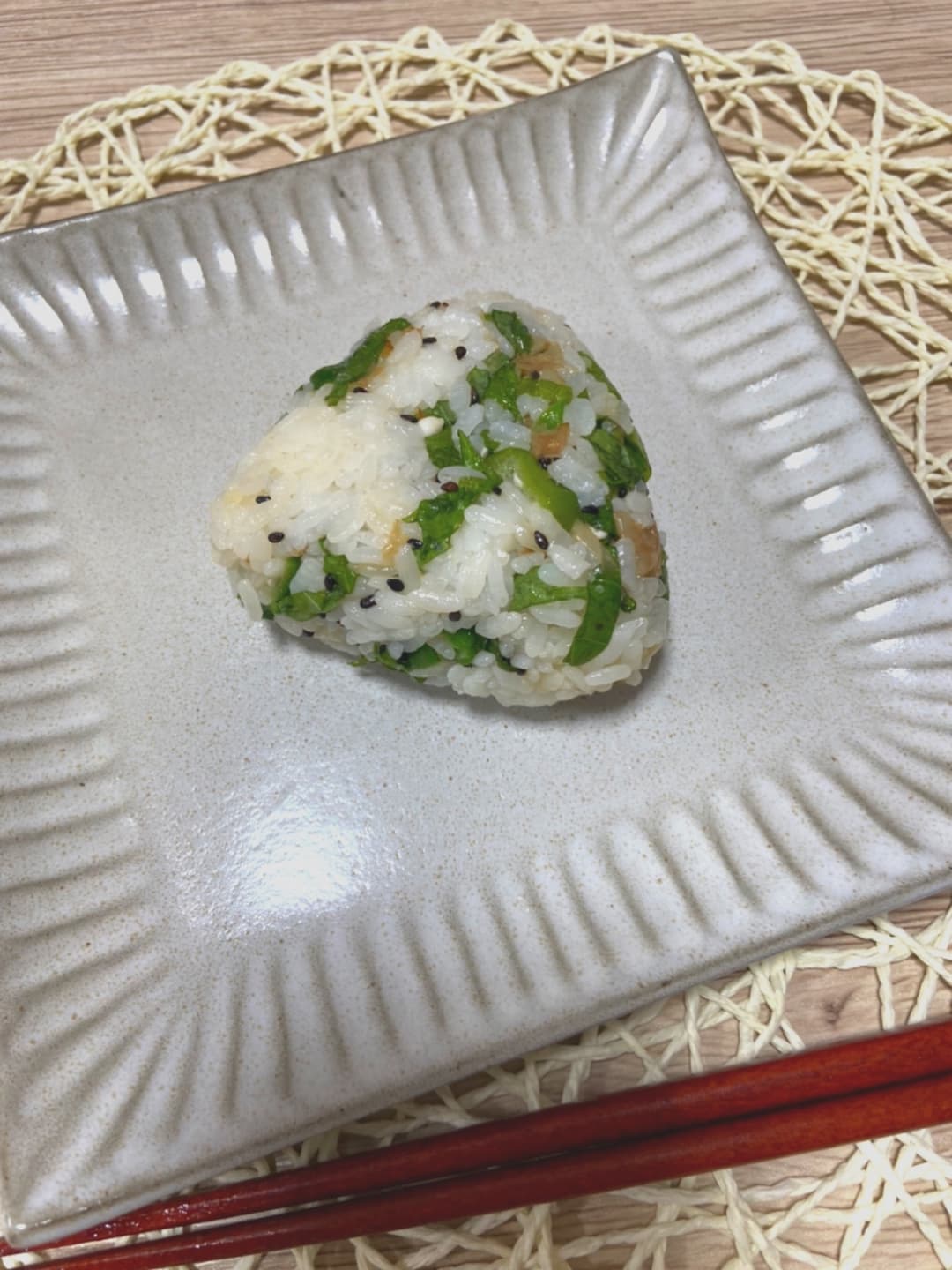 きざみオクラごろごろおにぎりの完成写真