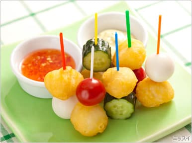 いかスナックフリッターのピンチョス　ディップソース添えの完成写真