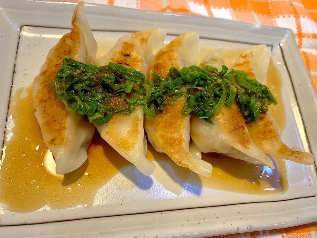 焼餃子のネギポンがけの完成写真