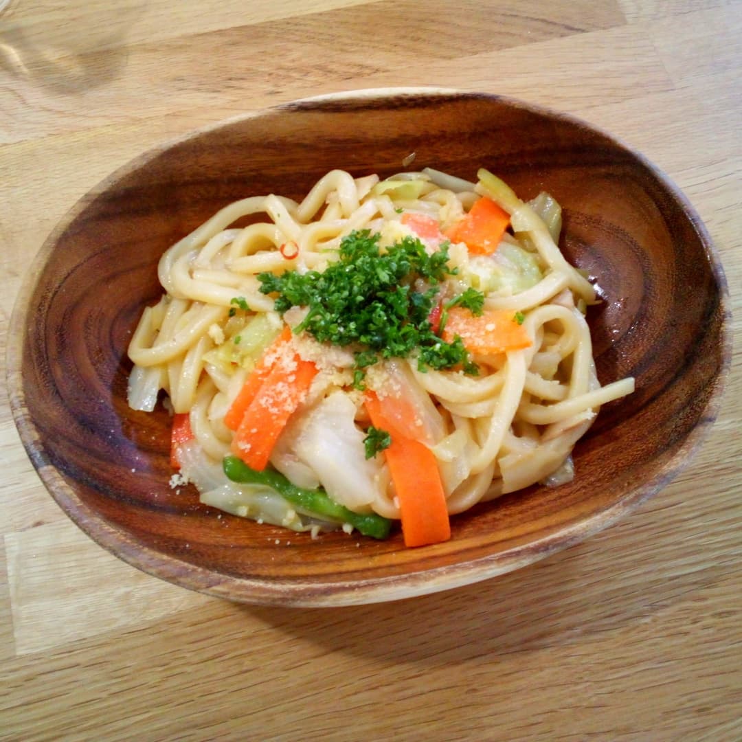カット野菜で和風ペペロンうどんの完成写真