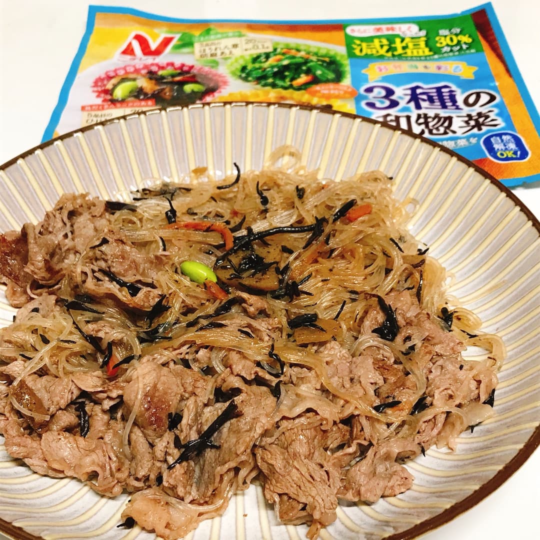和惣菜ひじき煮と牛肉のオイスター炒めの完成写真