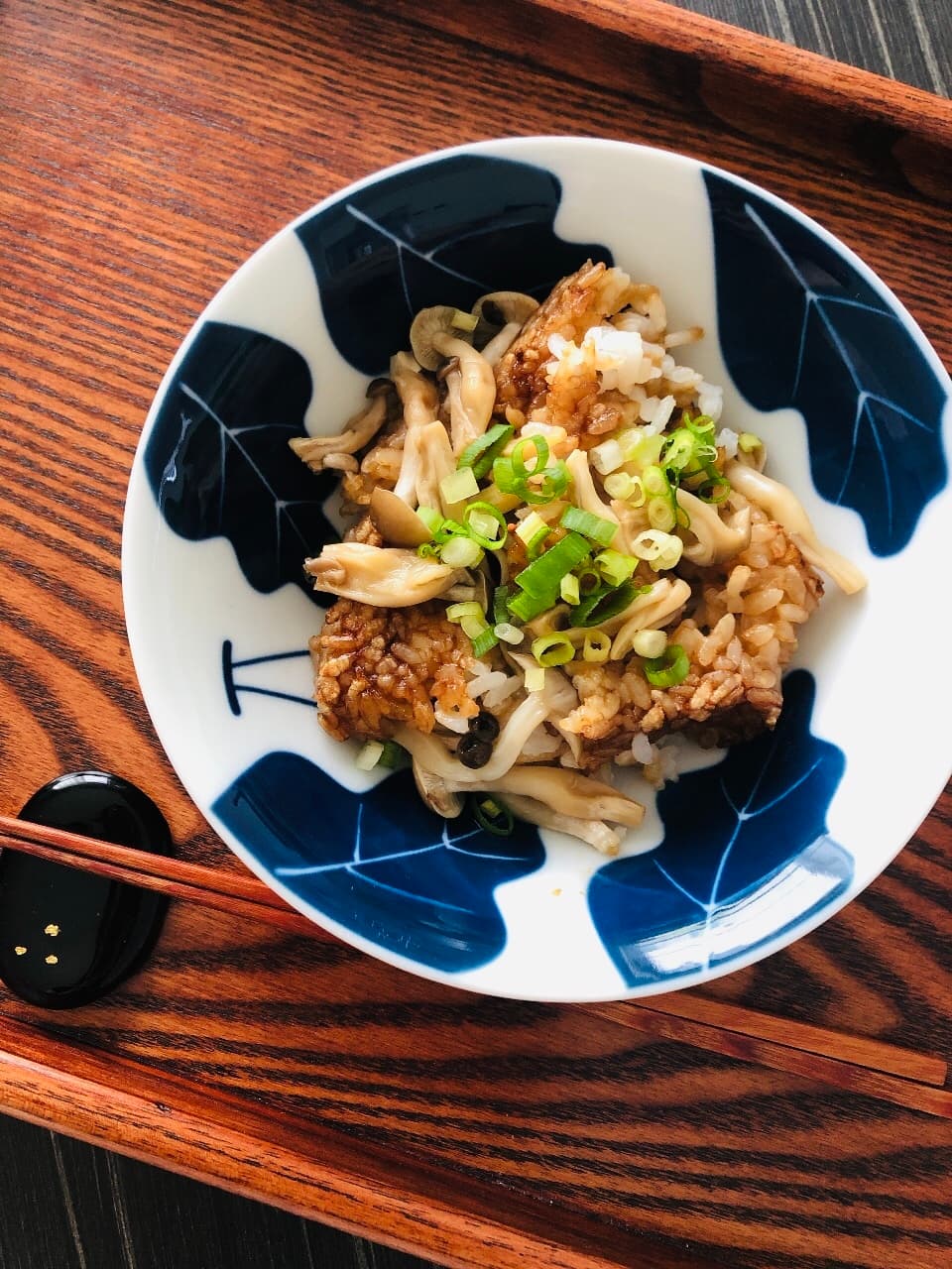 焼きおにぎりで◎しめじの混ぜご飯の完成写真