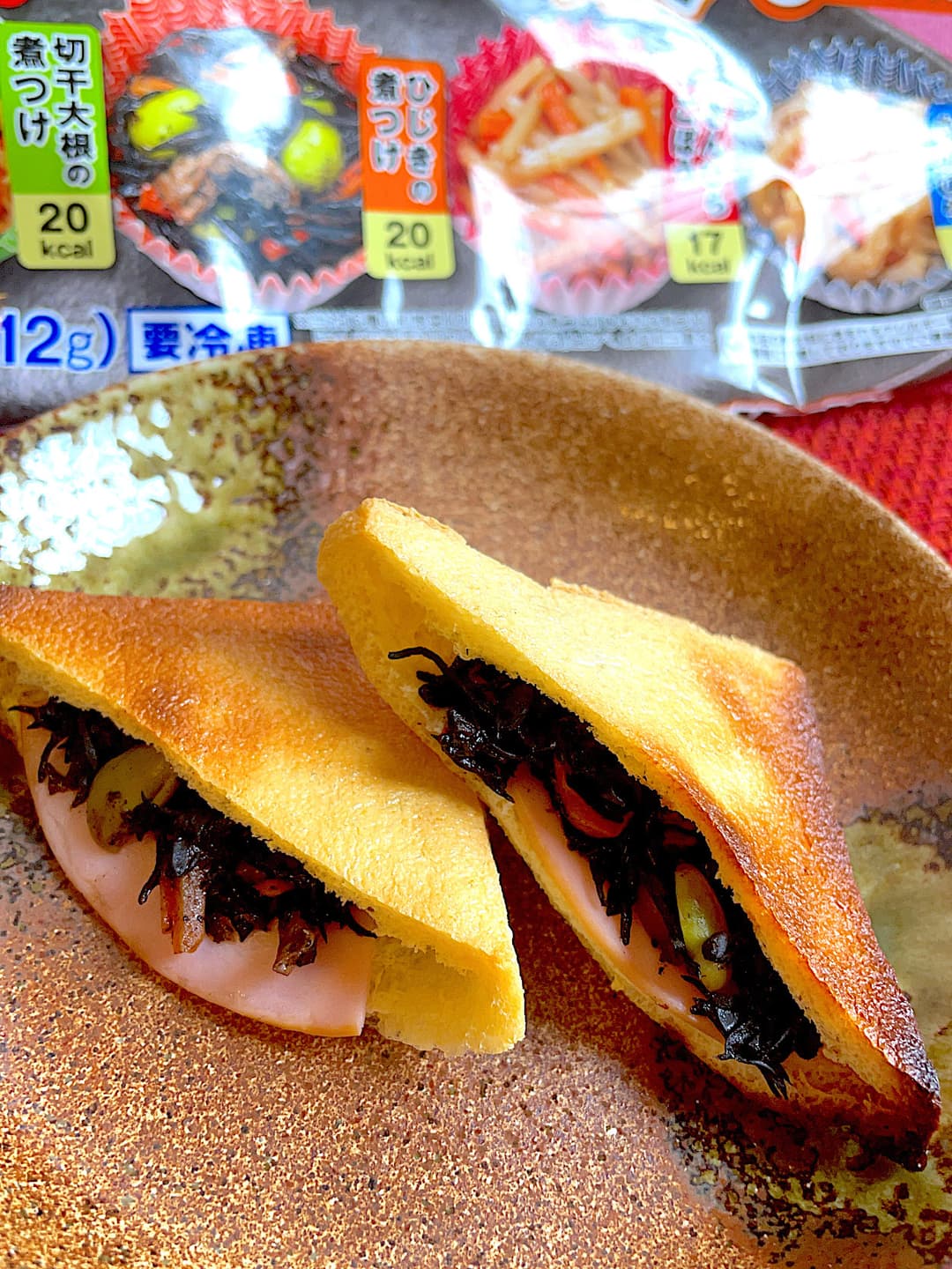 ハムとひじきの油揚げサンドの完成写真
