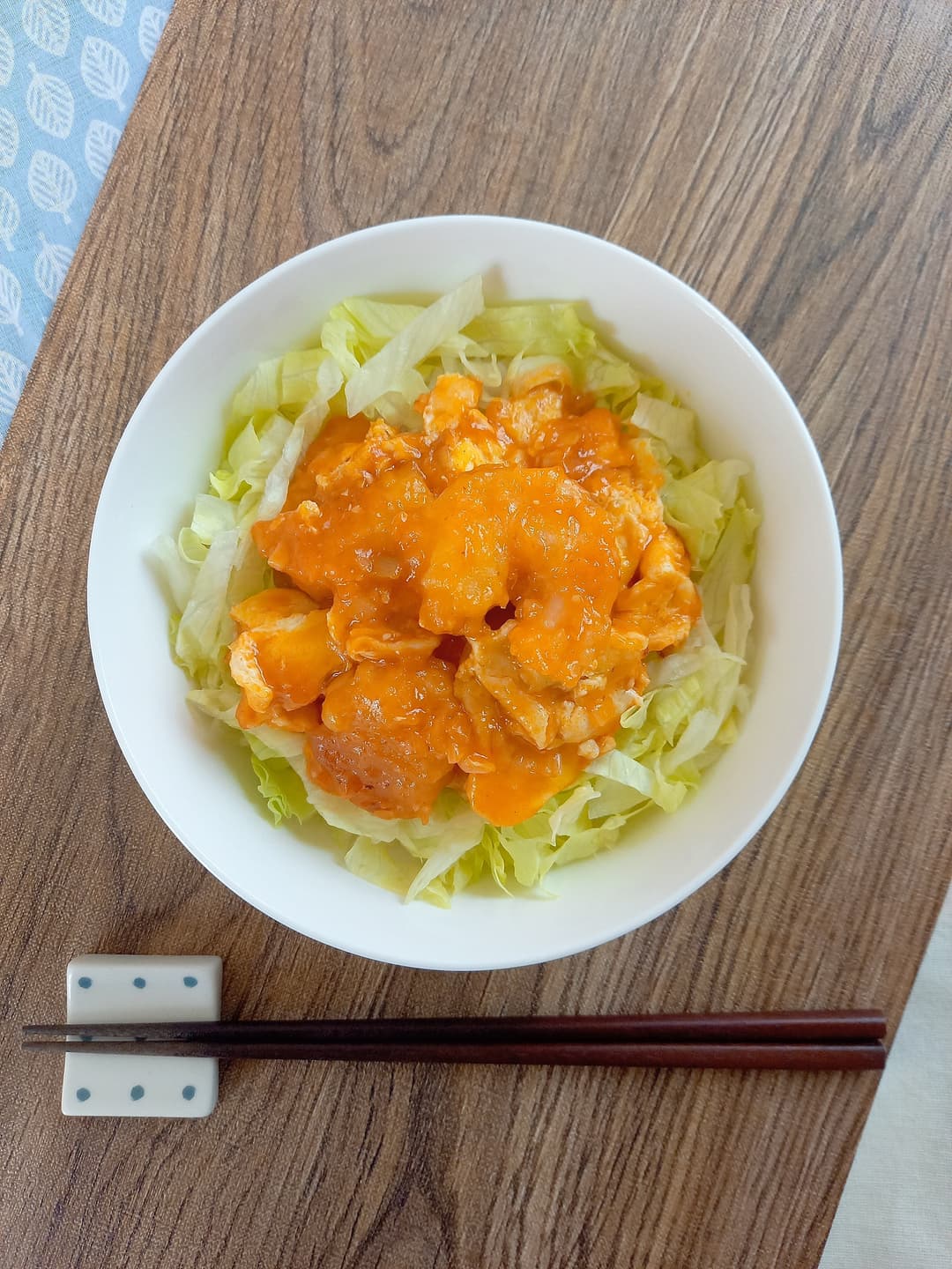 7プレミアム「海老チリソース」の海老チリたまご丼の完成写真