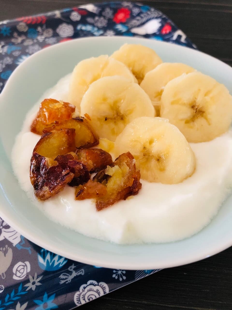 朝食に◎大学芋とバナナのヨーグルトの完成写真