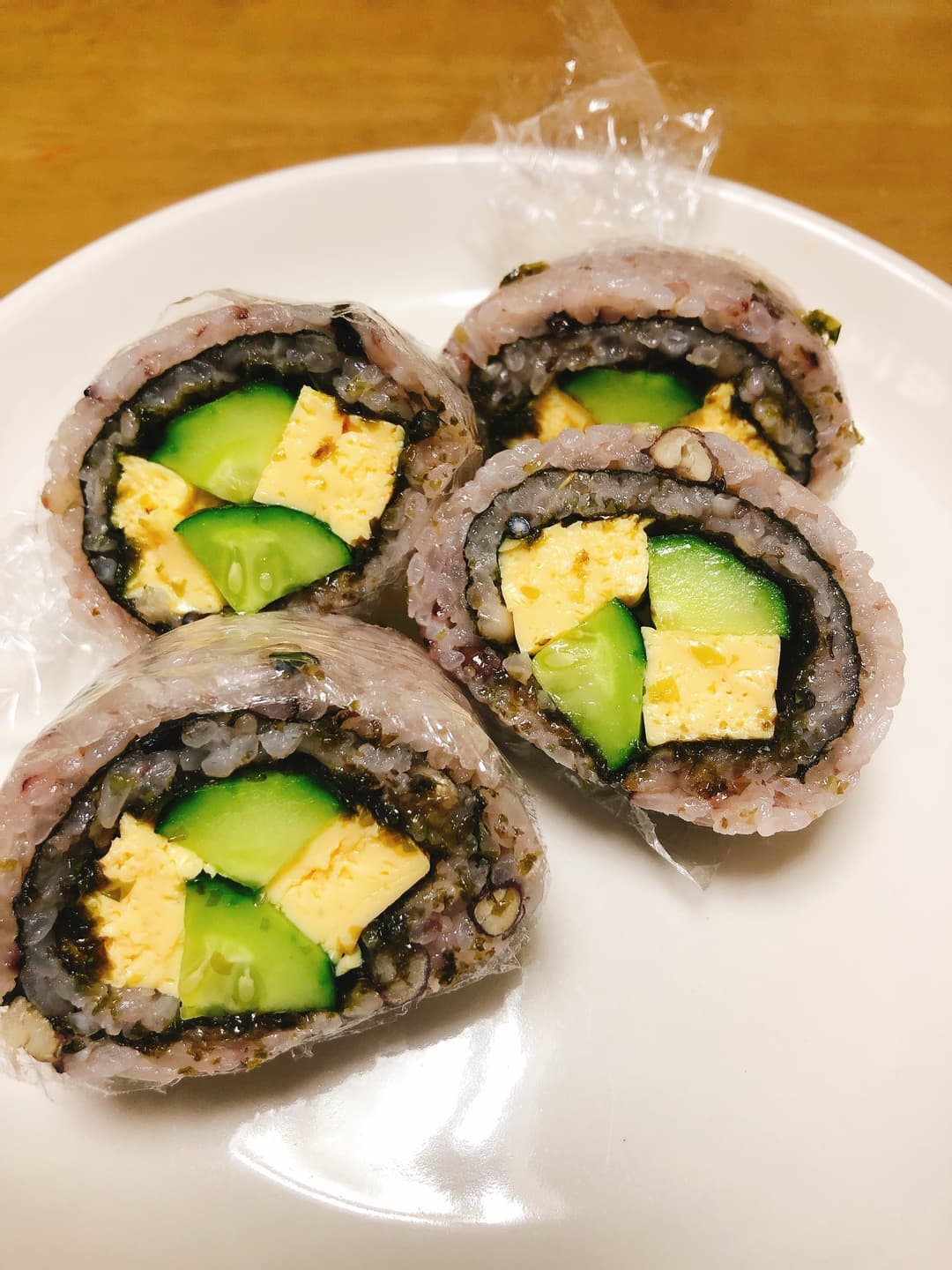 赤飯でたまごきゅうり巻きの完成写真