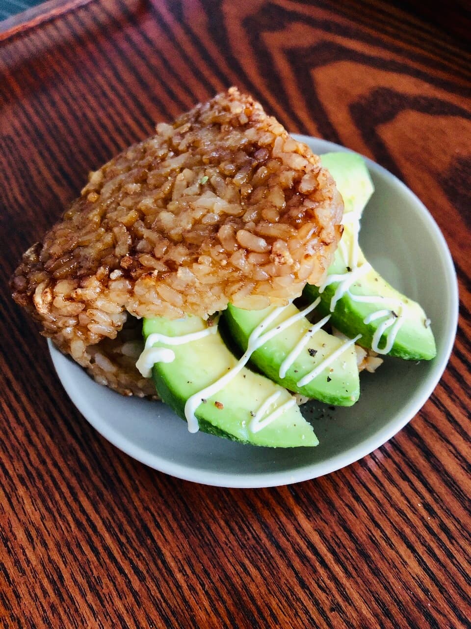 アボマヨ焼きおにぎりバーガーの完成写真