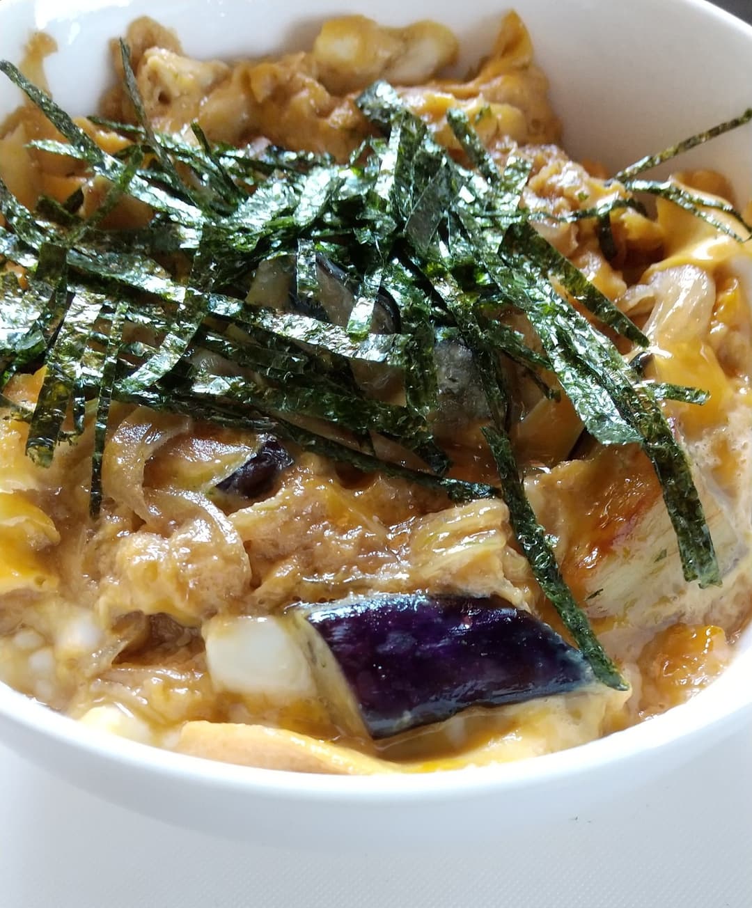 揚げなす入り玉子丼の完成写真