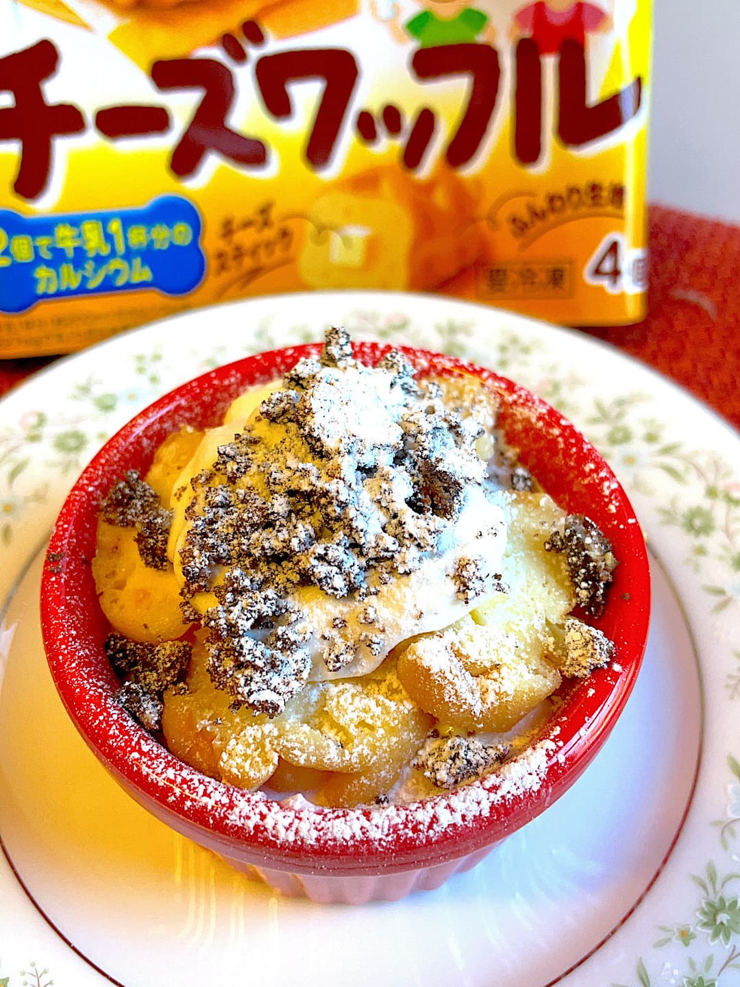 ヨーグルトとチーズワッフルのクッキーパフェの完成写真