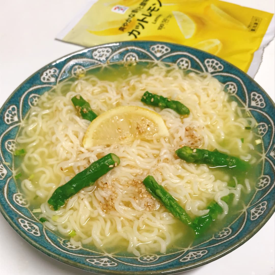 塩レモンの冷やしラーメンの完成写真