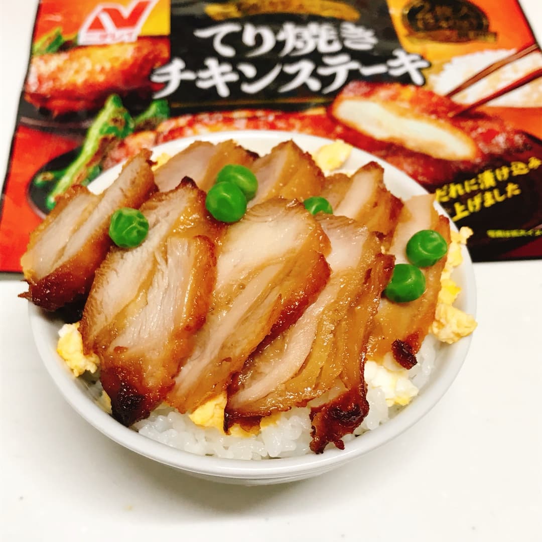 てり焼きチキンの3色丼の完成写真