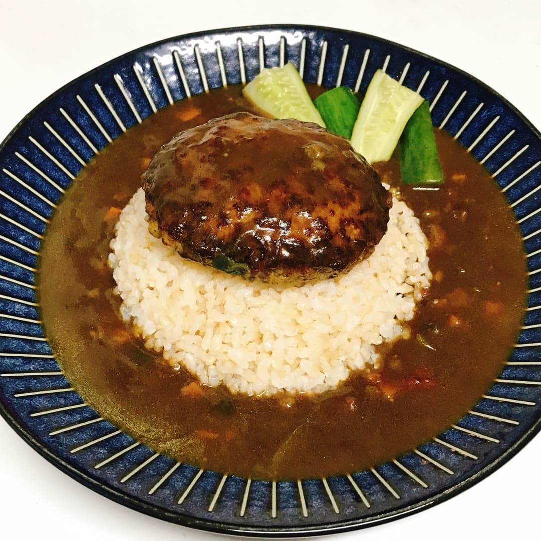 ハンバーグカレーライスの完成写真