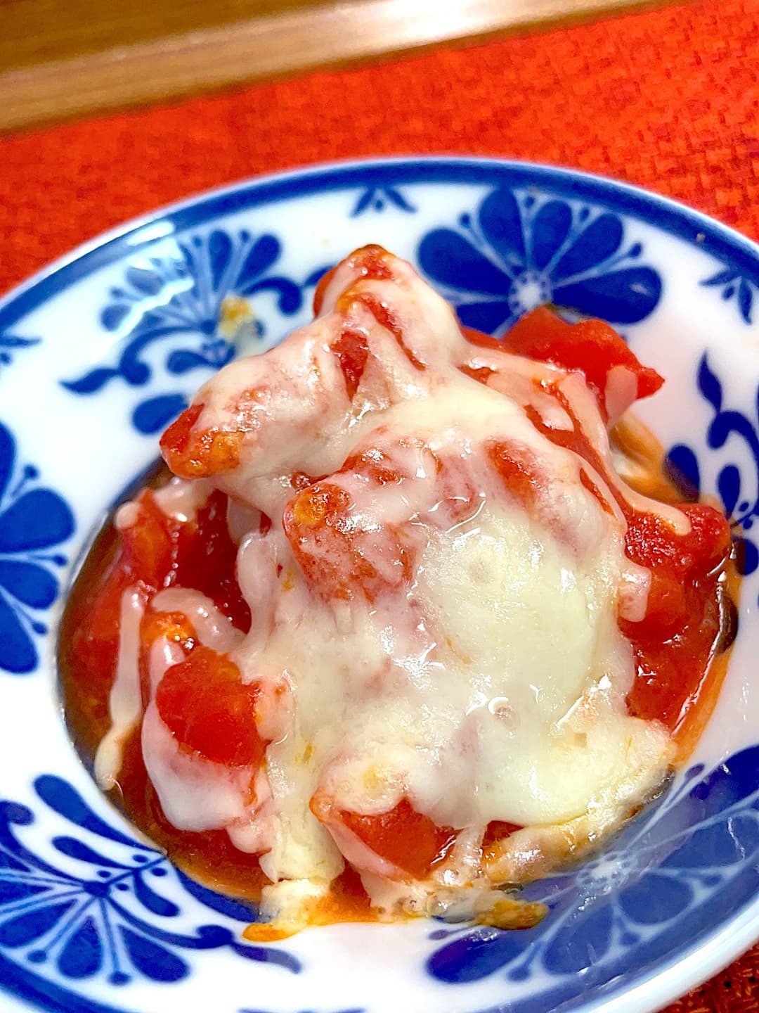 コーンクリームコロッケのトマトチーズ焼きの完成写真