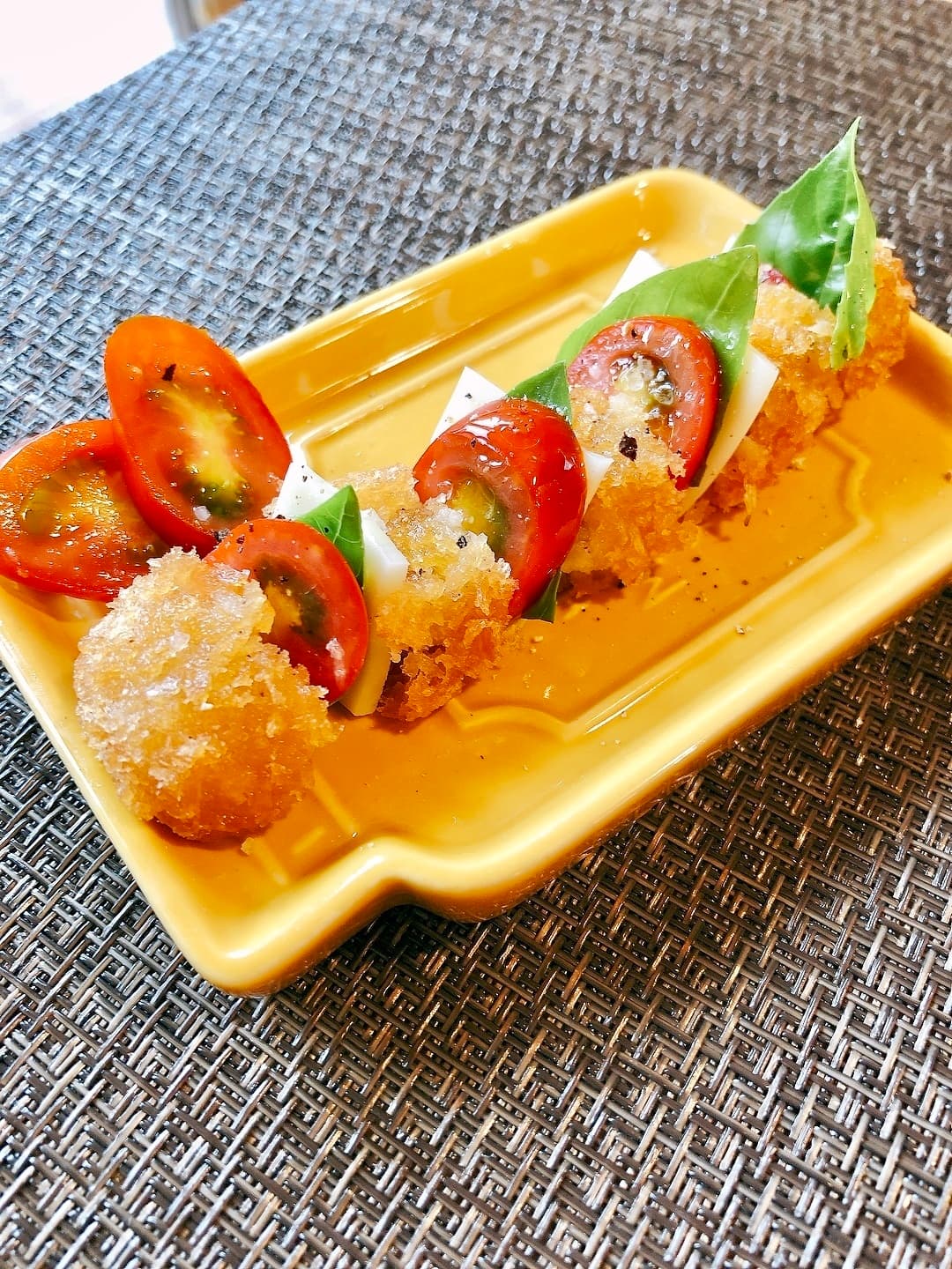 棒ヒレカツのカプレーゼの完成写真