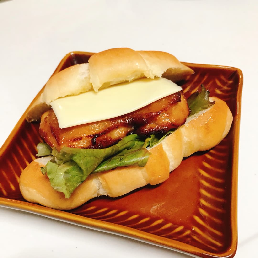 てり焼きチキンの塩バターサンドの完成写真