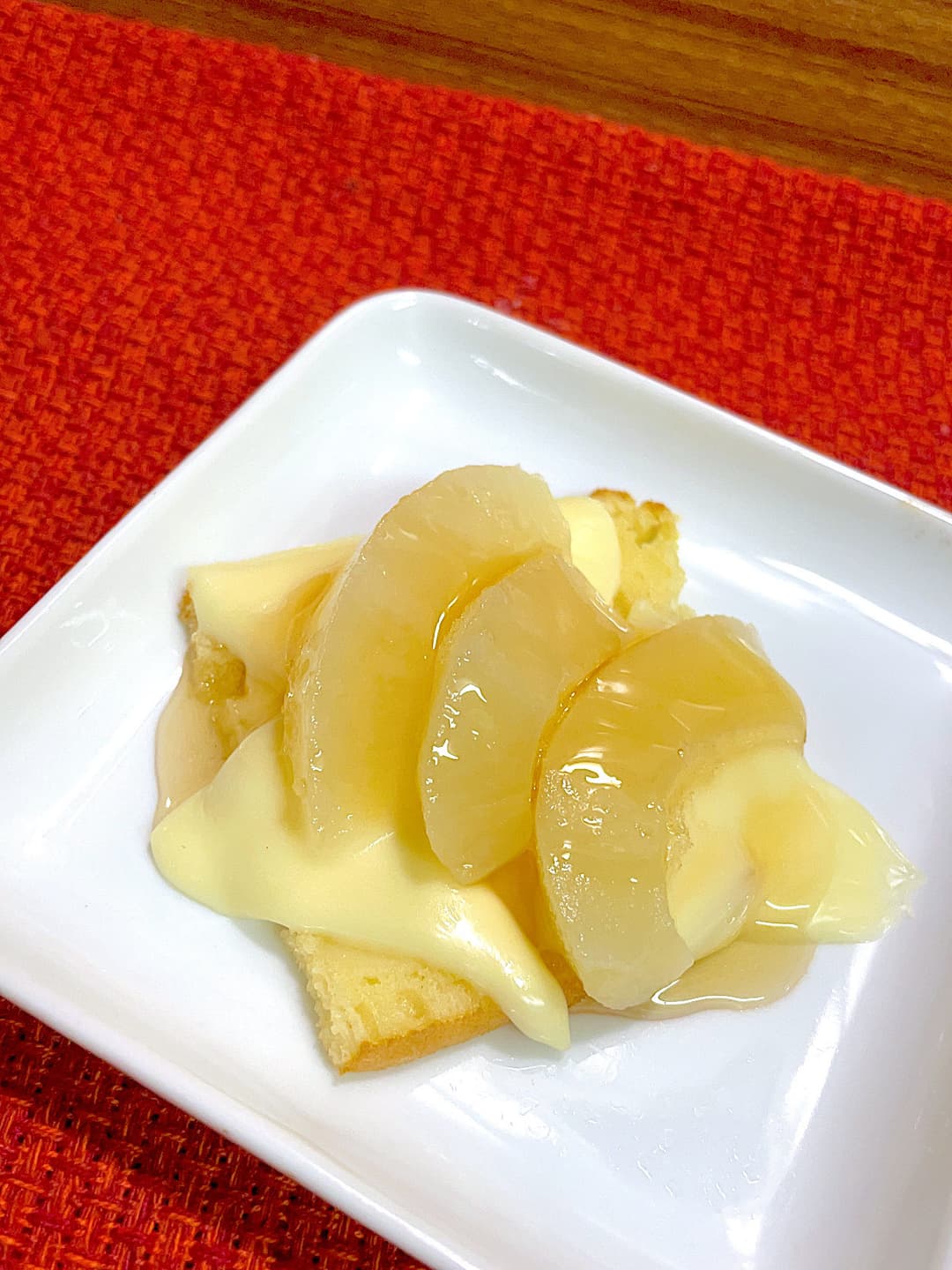 今川焼のモッツァレラ白桃焼きの完成写真