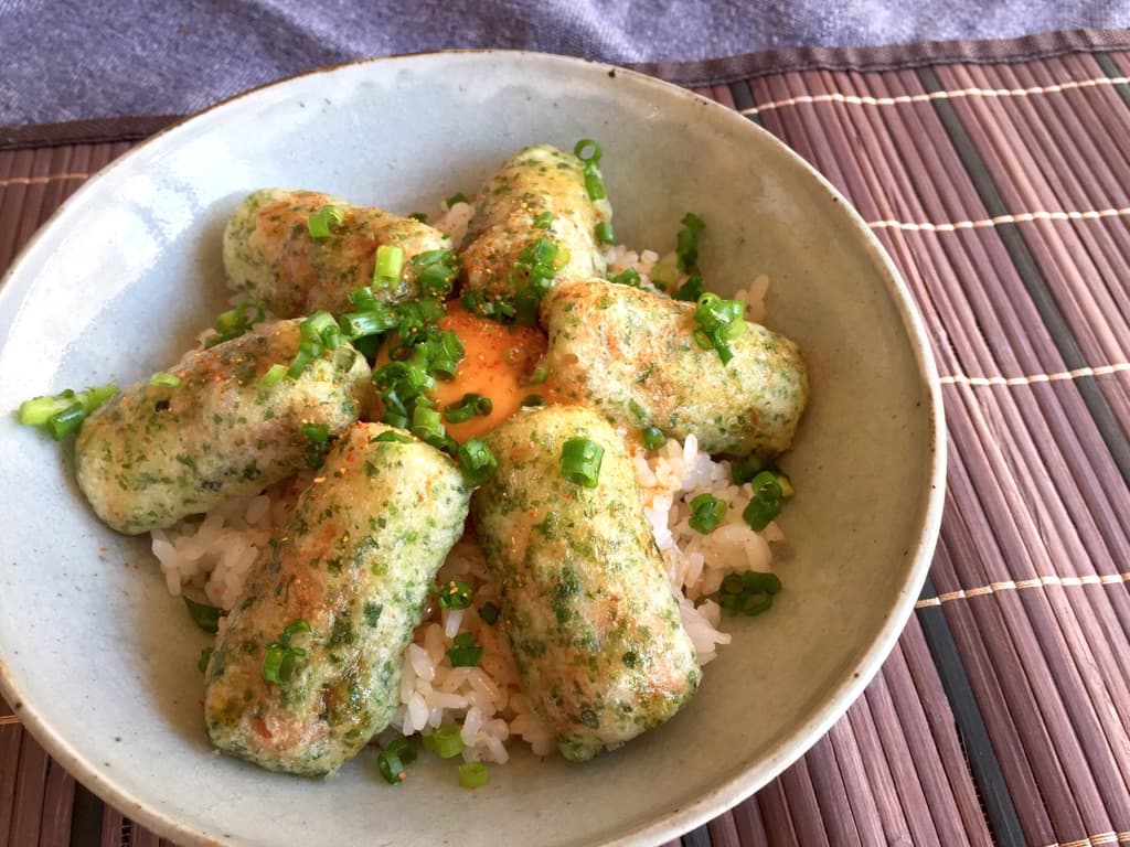 磯かおる甘辛うまから丼の完成写真
