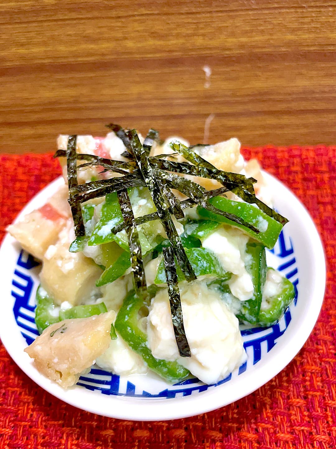 竜田揚げとオクラの豆腐サラダの完成写真