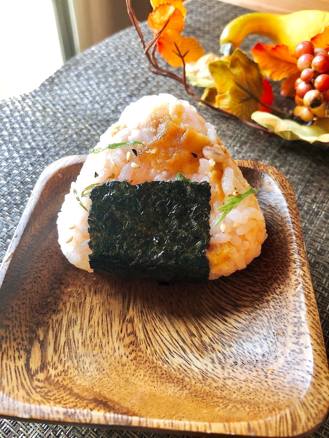鶏の味噌焼きとたらこバターのおにぎりの完成写真