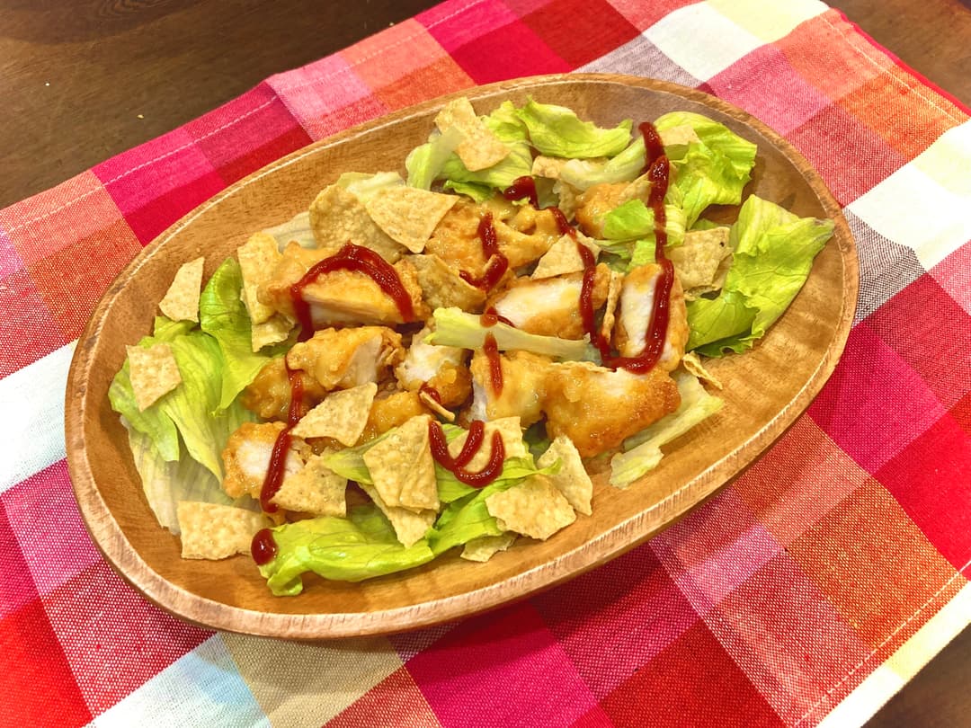 ハニーマスタードチキンのタコスチップサラダの完成写真