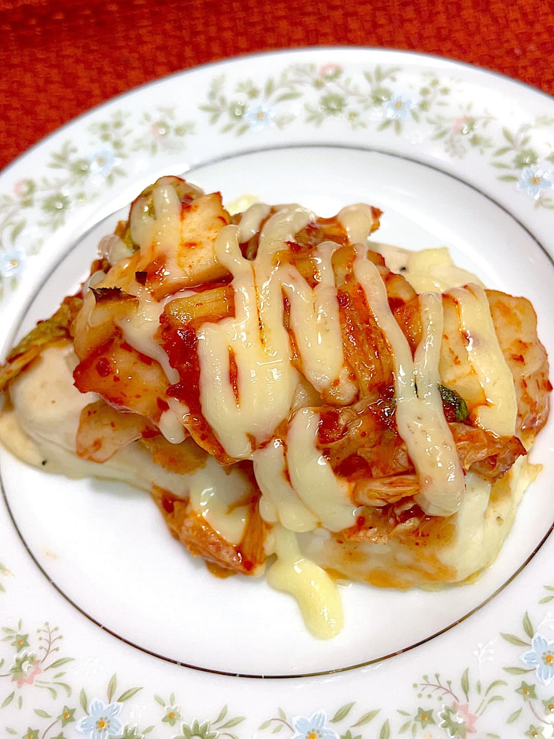 牛肉コロッケのキムチマヨチキンの完成写真