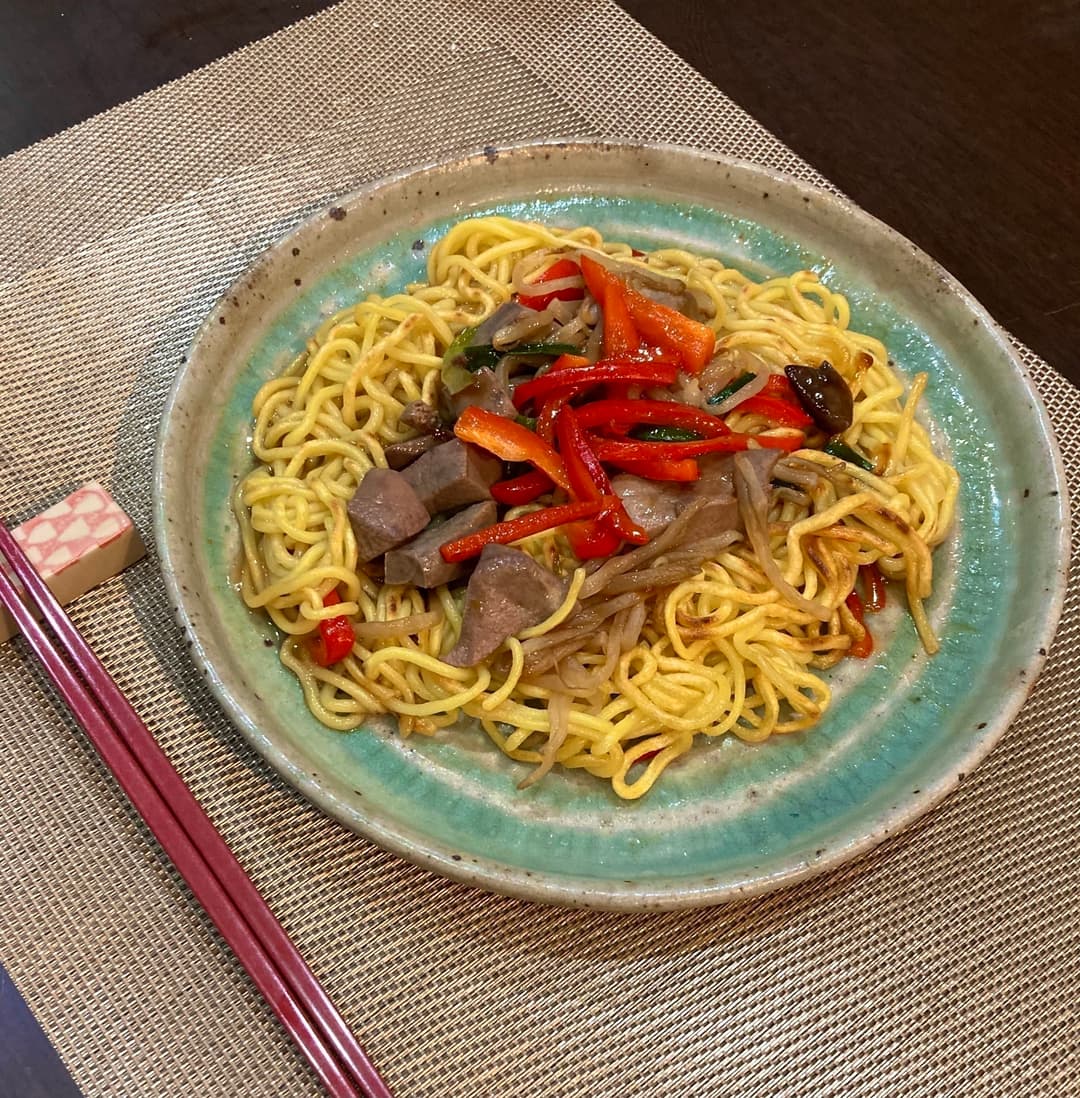 かた焼きそばのレバニラあんかけの完成写真