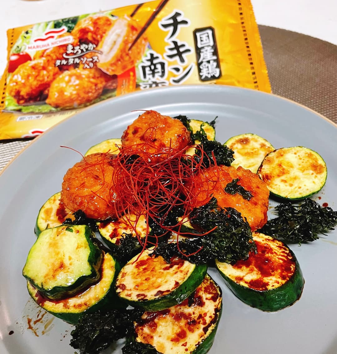 チキン南蛮とズッキーニの炒め物の完成写真