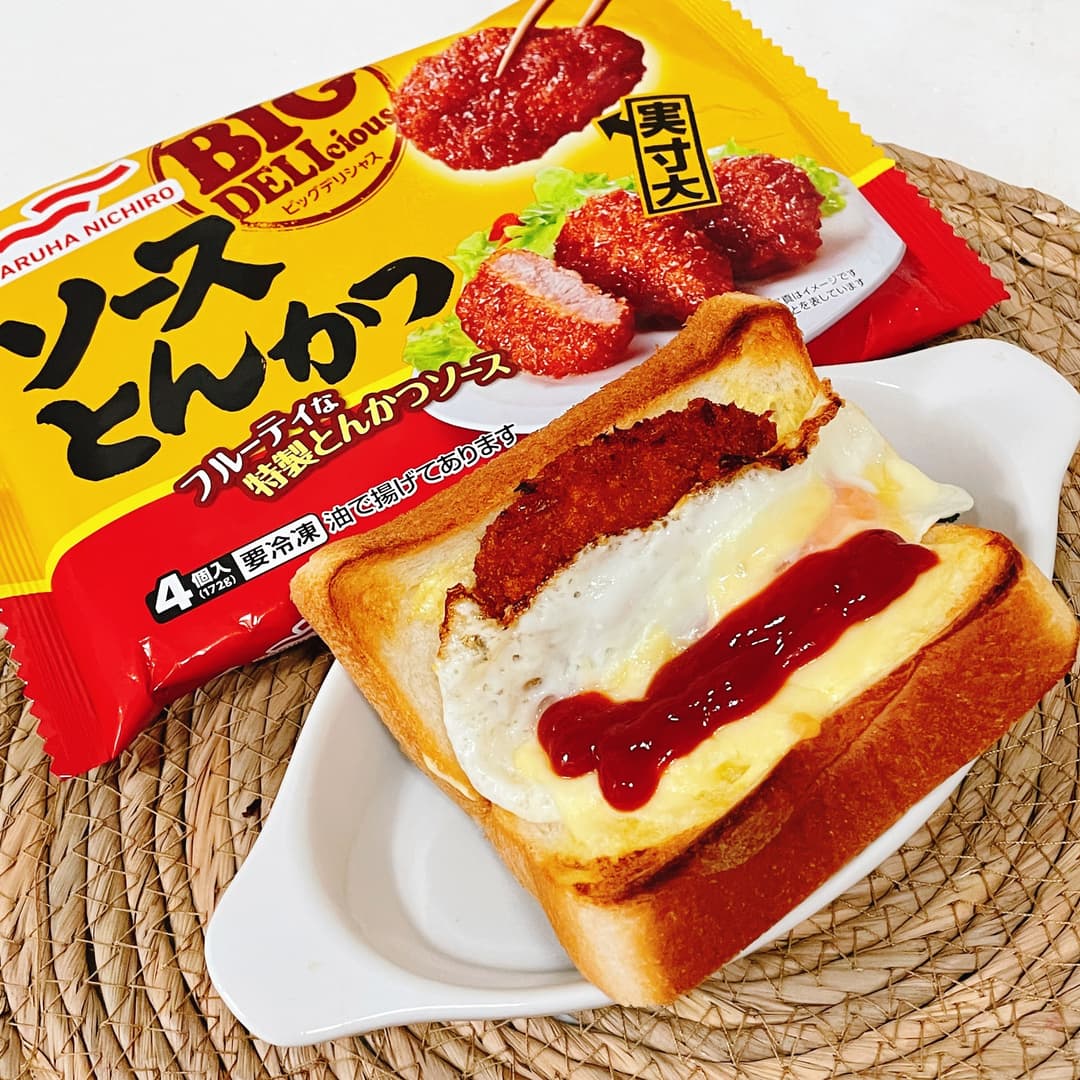 BIGソースとんかつと目玉焼のチーズトーストの完成写真