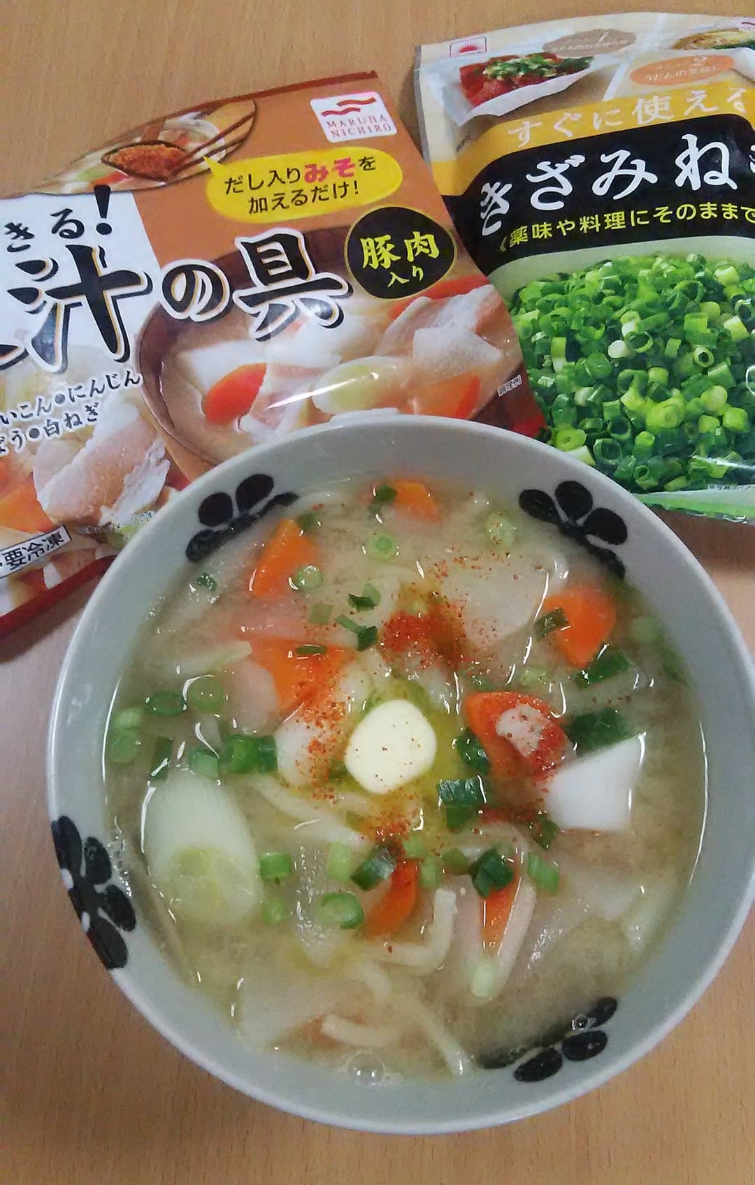 味噌バター豚汁うどんの完成写真