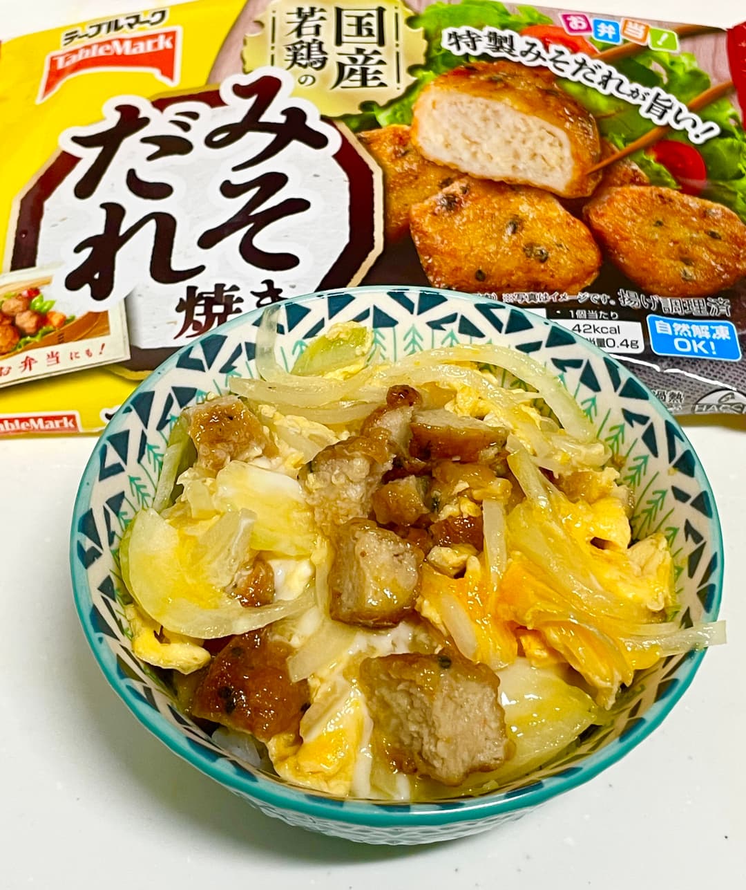 国産若鶏のみそだれ親子丼の完成写真