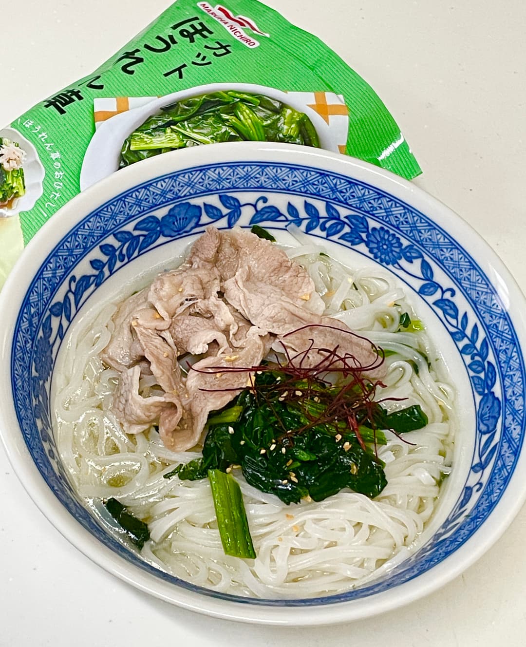 豚肉とほうれん草のフォーの完成写真