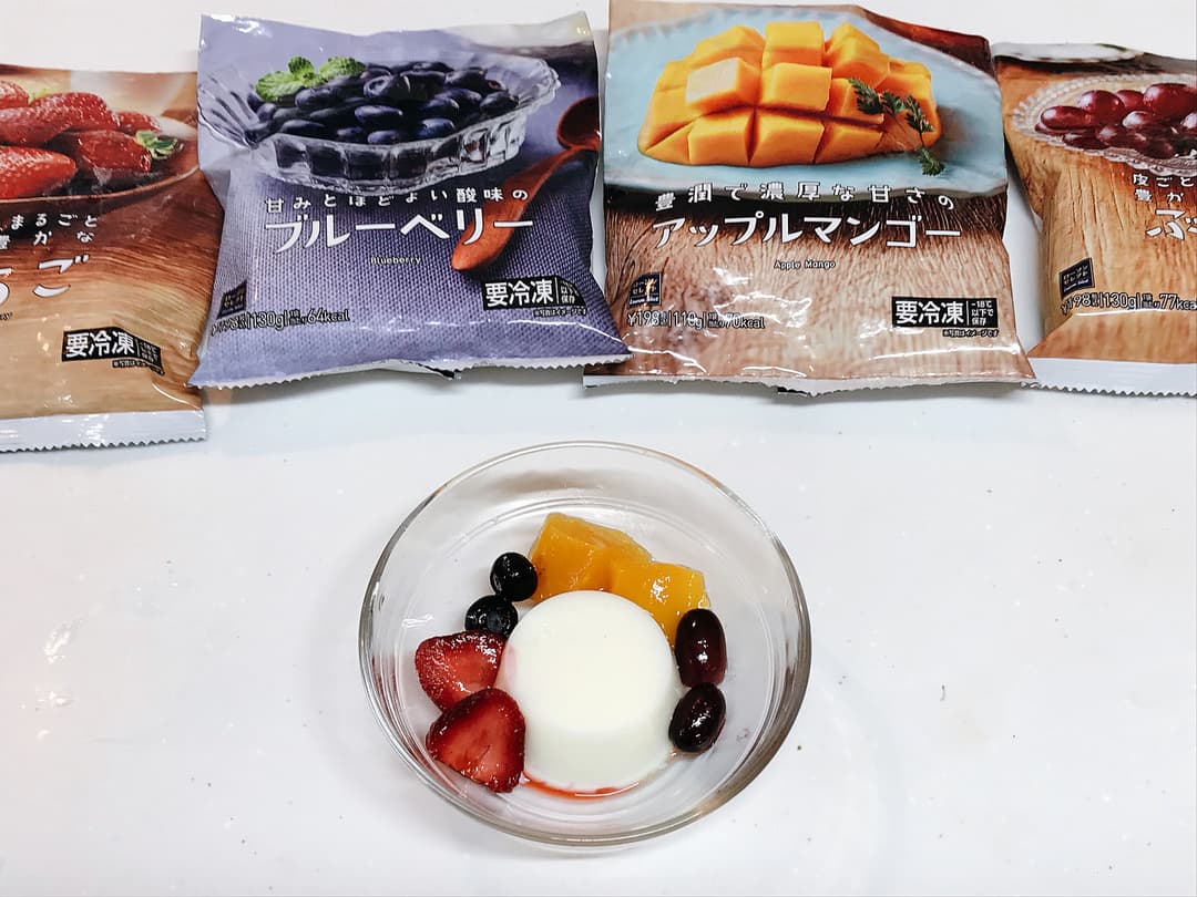 LAWSON 牛乳プリンのフルーツ添えの完成写真