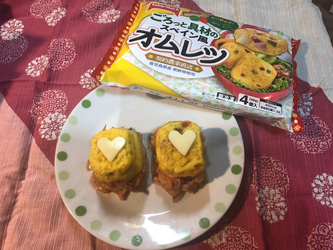 オムレツでオムライスの完成写真