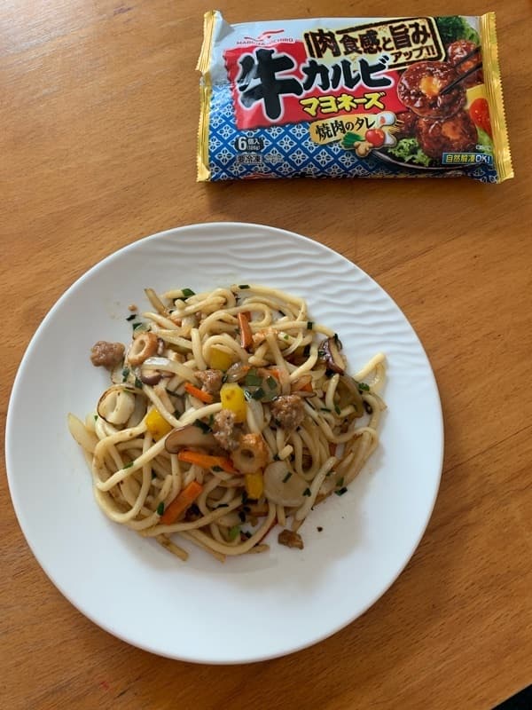牛カルビ焼うどんの完成写真