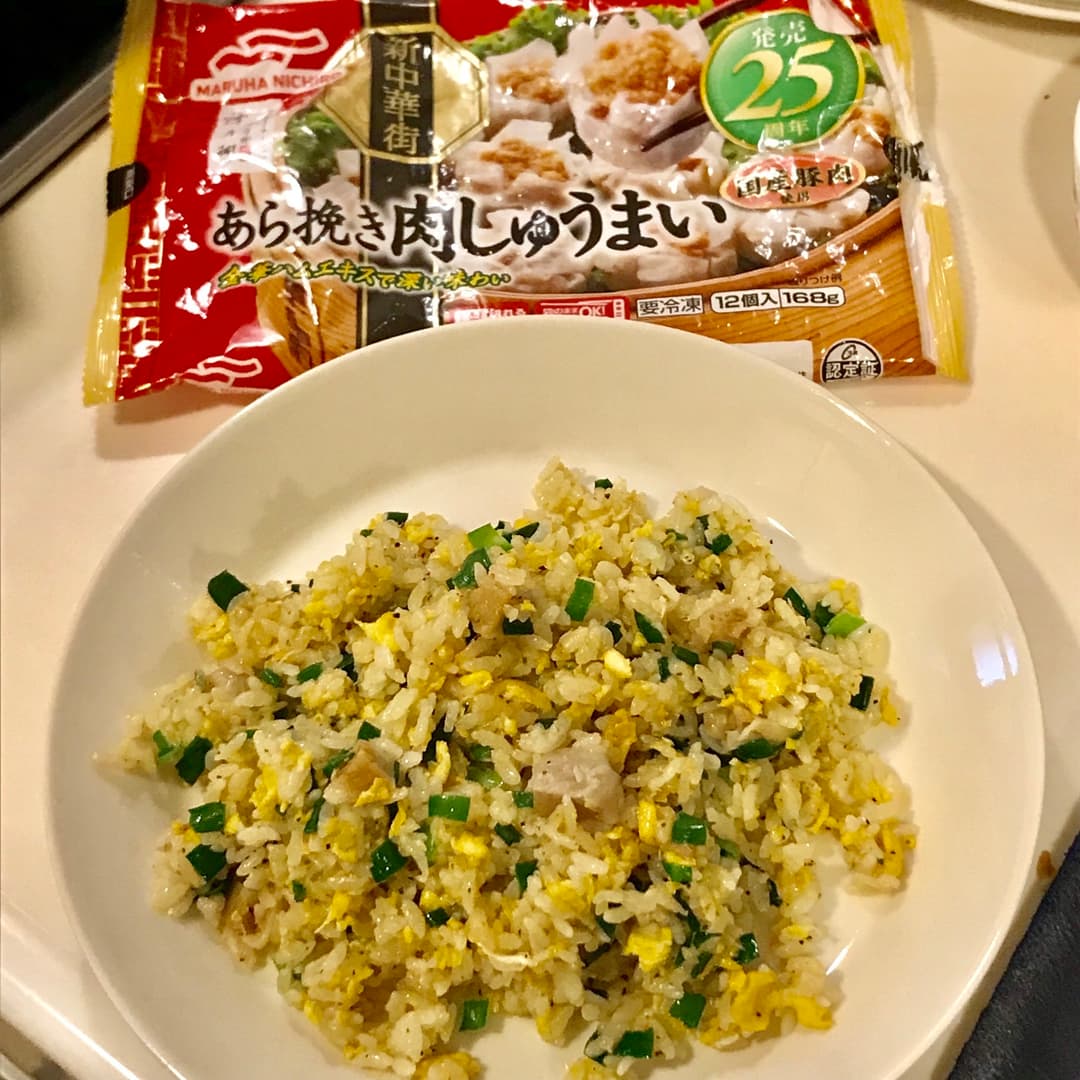 焦がし醤油香るしゅうまいのニラたまチャーハンの完成写真