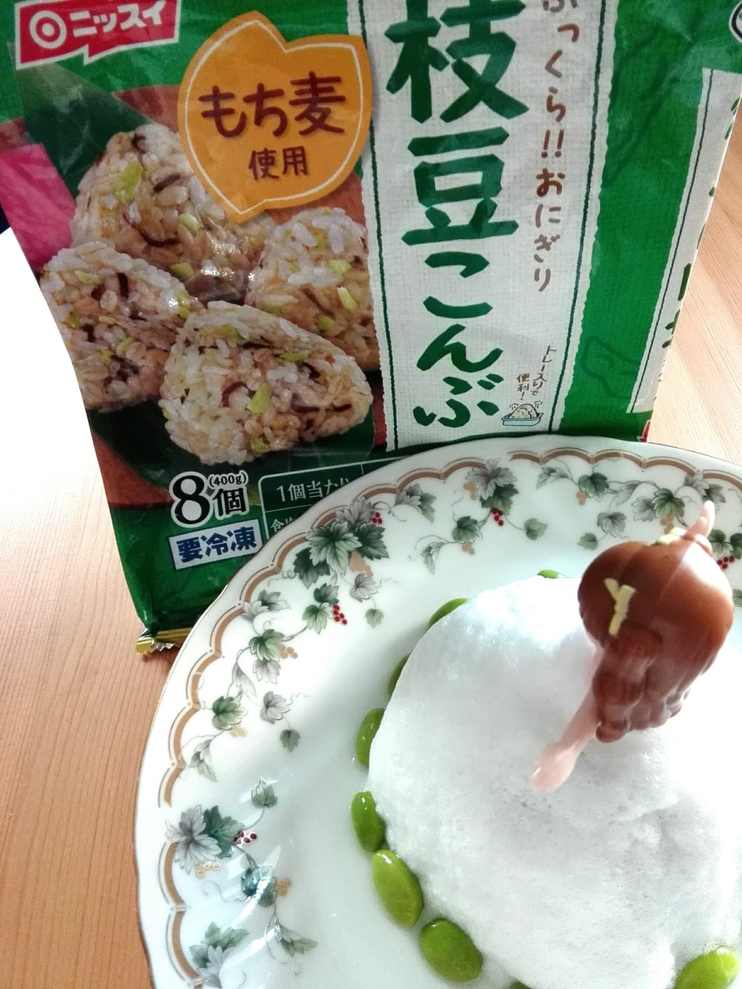 お人形おにぎりケーキ 卵白の完成写真