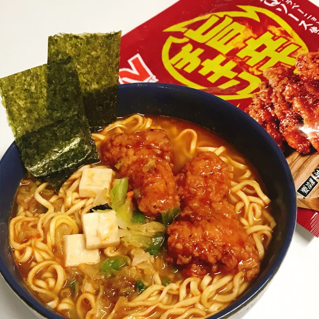 旨辛チキンの激辛ラーメンの完成写真