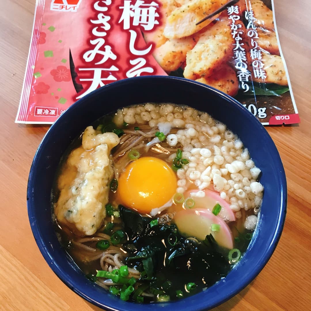 ささみ天月見そばの完成写真